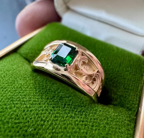 Emerald 18K Gold Band